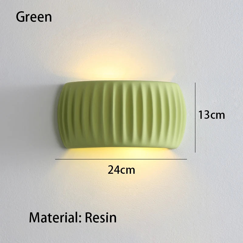 French Resin Wall Lamp – Textured Modern Bedside Sconce