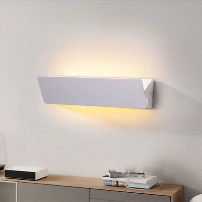 Modern LED Swing Wall Lamp – Adjustable Aluminium Sconce