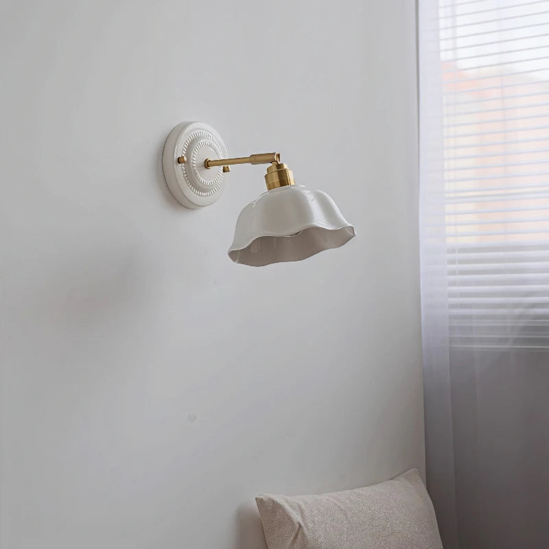 Nordic Cream Ceramic Wall Lamp – Vintage Flower Sconce