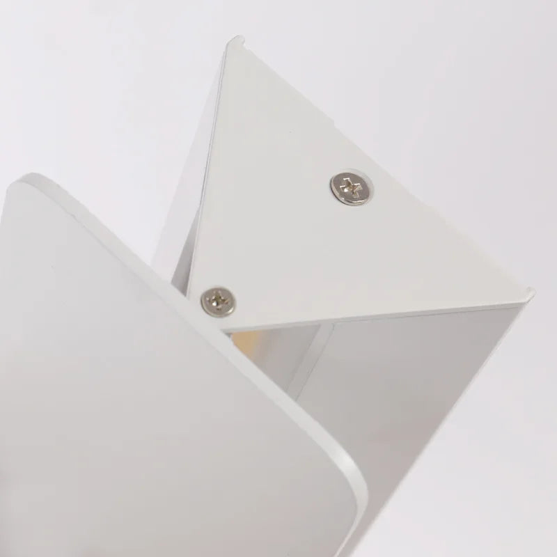 Modern LED Swing Wall Lamp – Adjustable Aluminium Sconce