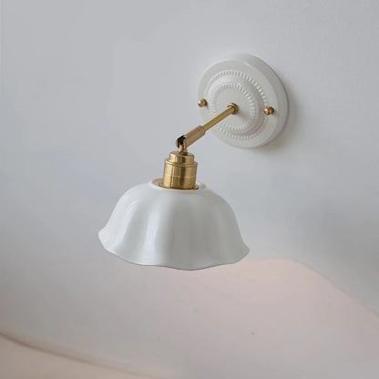 Nordic Cream Ceramic Wall Lamp – Vintage Flower Sconce
