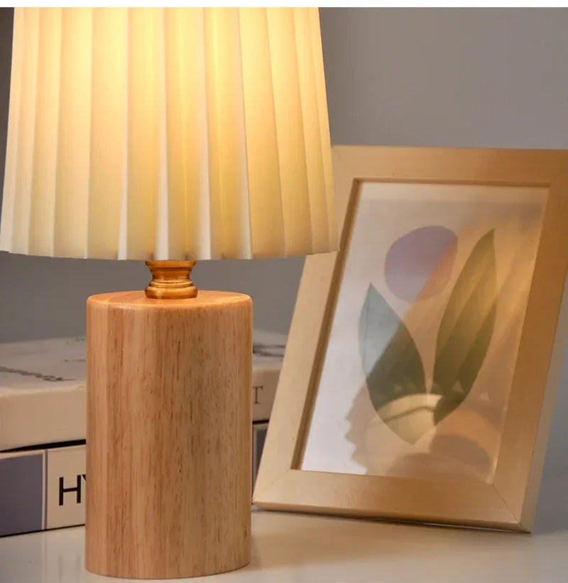 Vintage Pleated Table Lamp – USB Nordic Wood Base Lamp