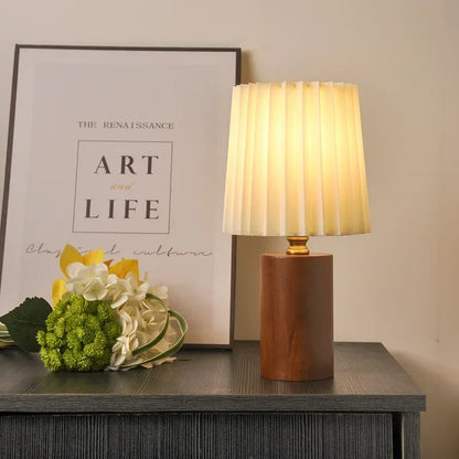 Vintage Pleated Table Lamp – USB Nordic Wood Base Lamp